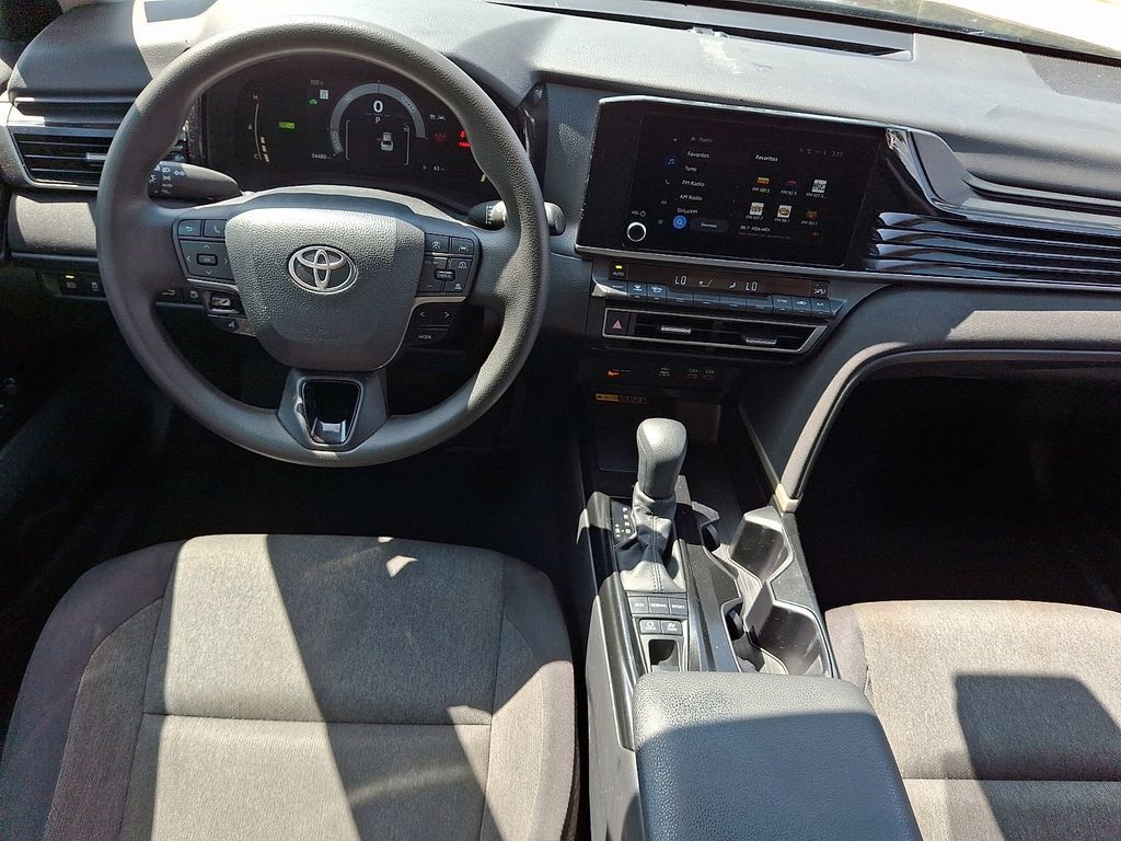Used 2025 Toyota Camry LE FWD image 11