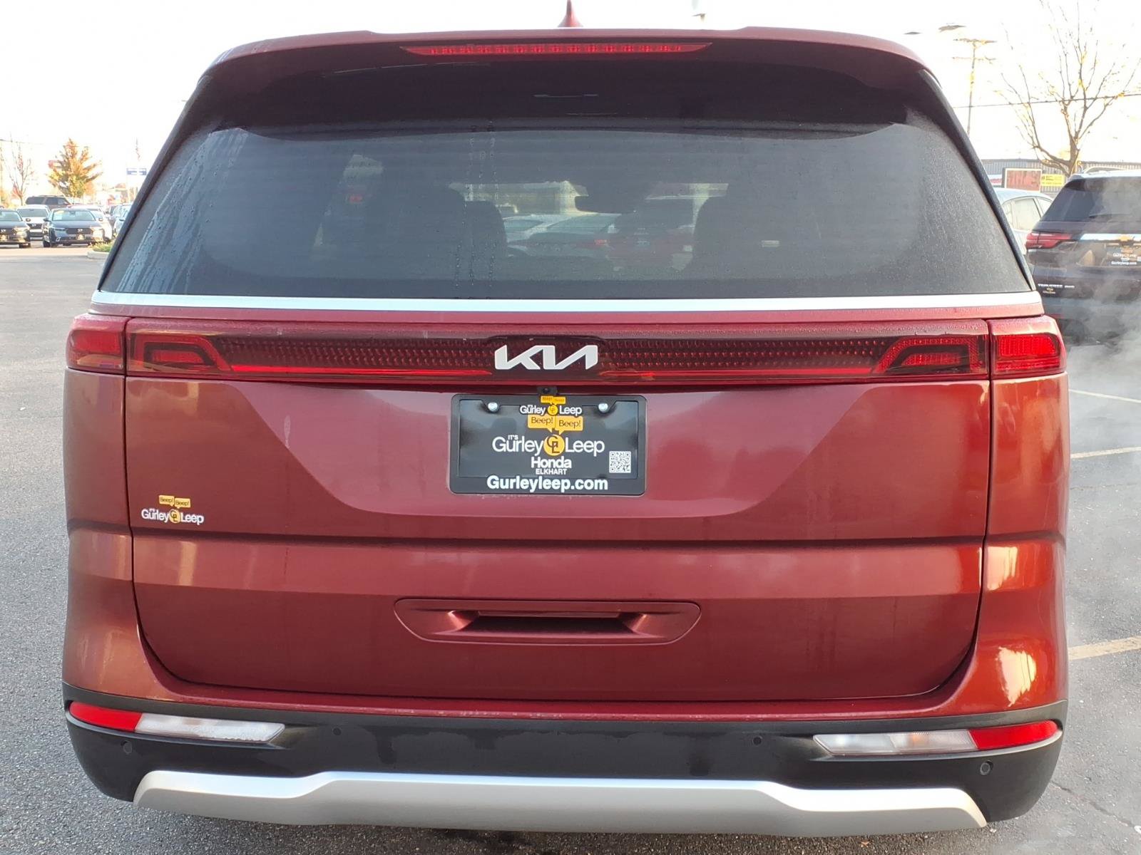 Used 2024 Kia Carnival LX FWD image 9