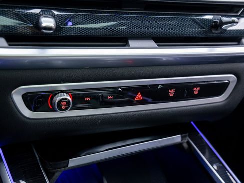 Used 2024 BMW X7 xDrive40i w/ M Sport Package image 28