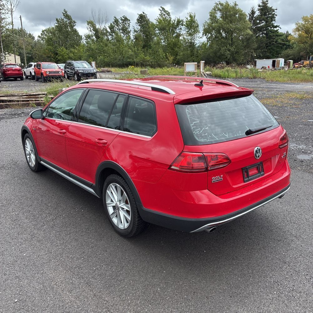 Used 2017 Volkswagen Golf Alltrack SE AWD/4WD image 4