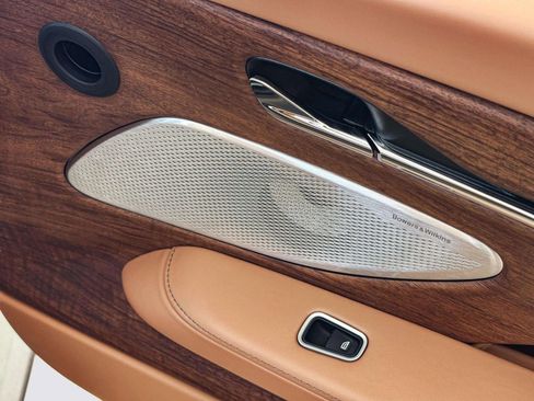 New 2026 Aston Martin DB12 Volante image 40