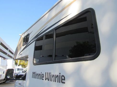 Used 2017 Ford E-450 and Econoline 450 Super Duty w/ Motorhome Prep Package image 24