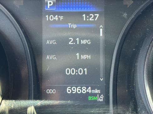 Certified 2022 Toyota Camry SE image 10