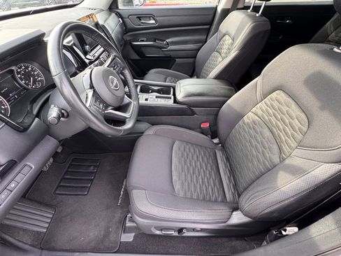 Certified 2022 Nissan Pathfinder SV w/ SV Black Package image 11