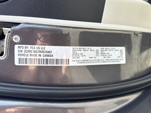 Used 2021 Chrysler Pacifica Touring-L FWD image 34