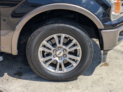 Used 2019 Ford F150 Lariat w/ Equipment Group 501A Mid RWD image 12