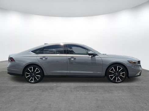 Used 2025 Honda Accord Touring image 3