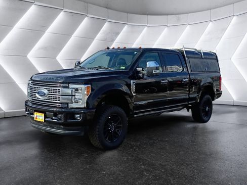 Used 2019 Ford F350 Platinum w/ Platinum Ultimate Package image 2