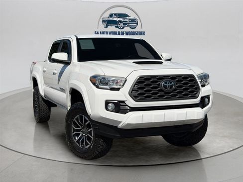 Used 2020 Toyota Tacoma TRD Sport AWD/4WD image 2