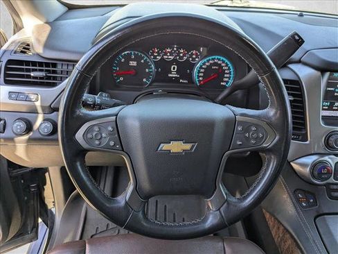 Used 2020 Chevrolet Suburban Premier w/ Premier Plus Edition image 11