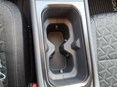 New 2026 Nissan Kicks SV image 16