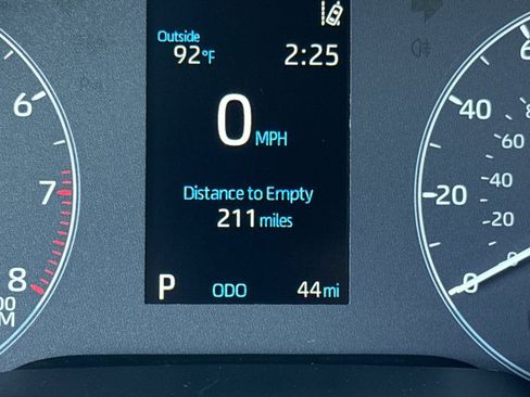 Certified 2025 Toyota Corolla SE image 30