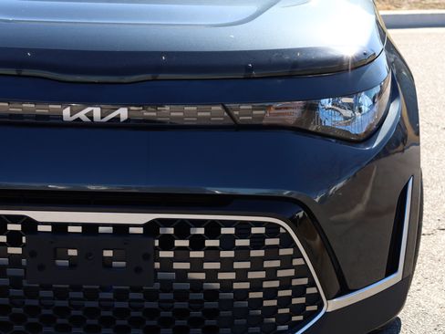 Used 2023 Kia Soul EX image 16