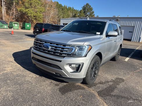 Used 2018 Ford Expedition Limited image 3