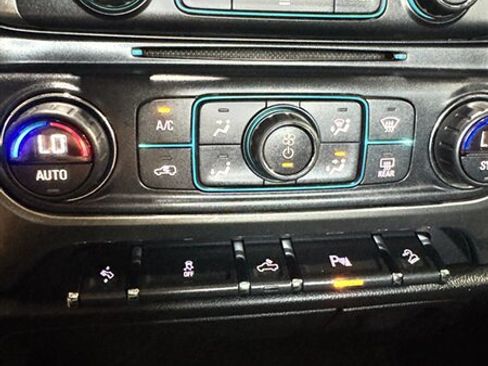 Used 2015 Chevrolet Silverado 2500 LT w/ LT Convenience Package AWD/4WD image 16