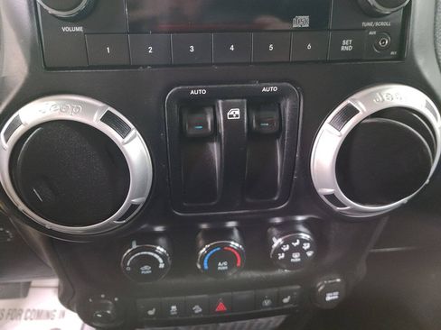 Used 2013 Jeep Wrangler Sahara w/ Dual Top Group AWD/4WD image 18