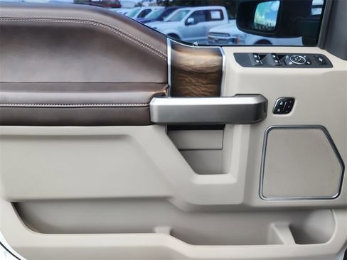 Used 2019 Ford F250 Limited image 9