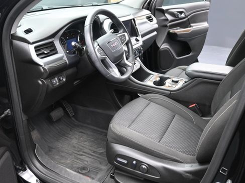 Used 2023 GMC Acadia SLE w/ Driver Convenience Package FWD image 12