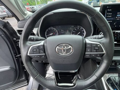 Used 2021 Toyota Highlander Platinum AWD/4WD image 11