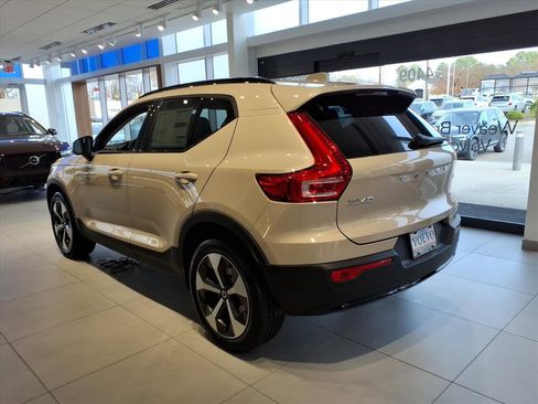 New 2026 Volvo XC40 B4 Plus w/ Protection Package Premier image 6