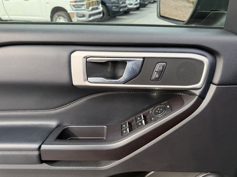 Used 2020 Ford Explorer XLT w/ Equipment Group 202A image 15