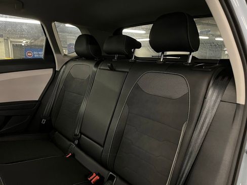 New 2025 Volkswagen Taos SE image 21