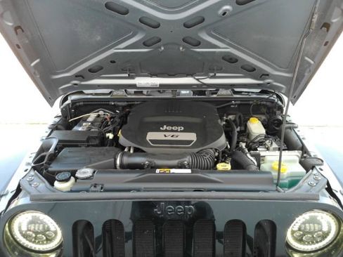 Used 2015 Jeep Wrangler Sport image 34