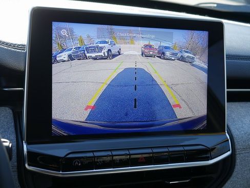 Used 2024 Jeep Compass Latitude image 17