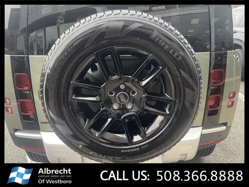 Used 2025 Land Rover Defender 110 S image 33