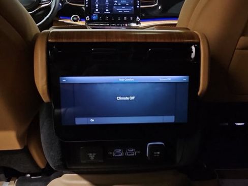 Used 2023 Jeep Grand Wagoneer L Series III w/ HD Trailer Tow Package AWD/4WD image 22
