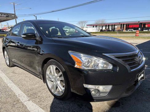 Used 2015 Nissan Altima 3.5 SL image 2