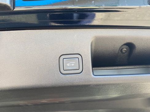 New 2025 Chevrolet Equinox EV RS w/ Convenience Package II FWD image 16