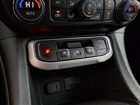 Certified 2023 GMC Acadia SLE image 14