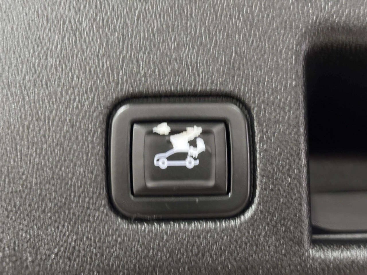 Used 2020 Chevrolet Equinox Premier AWD/4WD image 7