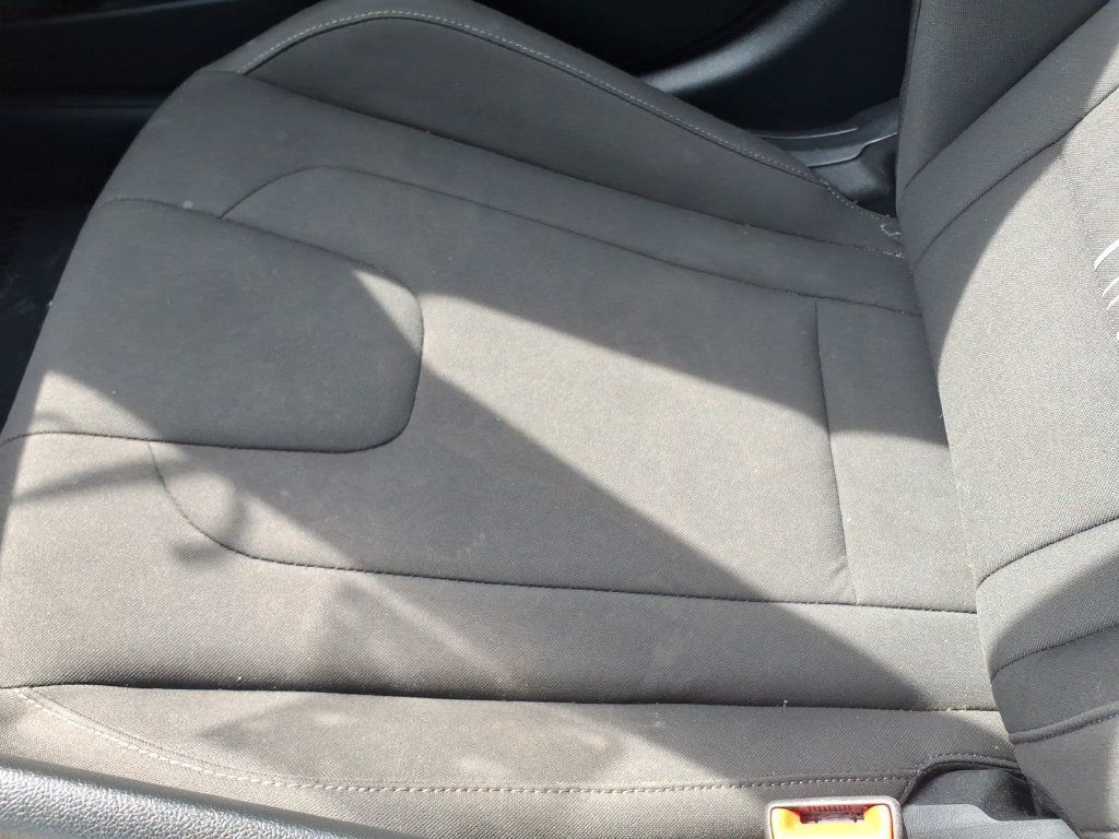 Used 2025 Hyundai Elantra SEL FWD image 24