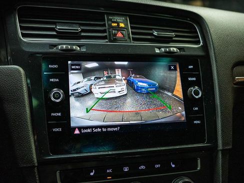 Used 2018 Volkswagen Golf Alltrack SE image 18