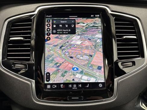 Used 2024 Volvo XC90 B5 Plus image 10