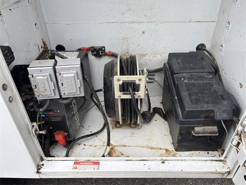 Used 2017 Ford F550 2WD Regular Cab Super Duty image 38