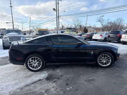 Used 2012 Ford Mustang Premium image 4