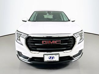 Used 2024 GMC Terrain SLE video 2