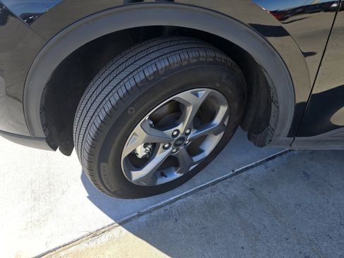 Used 2025 Ford Escape ST-Line image 8