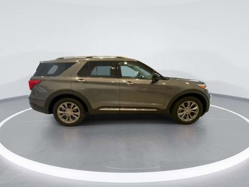 Used 2023 Ford Explorer Limited image 9