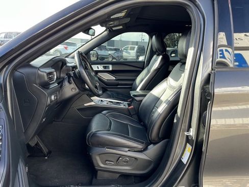 Used 2020 Ford Explorer ST w/ ST Street Pack image 25