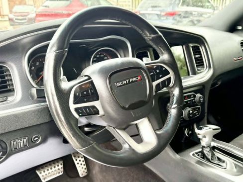 Used 2018 Dodge Charger R/T Scat Pack image 11