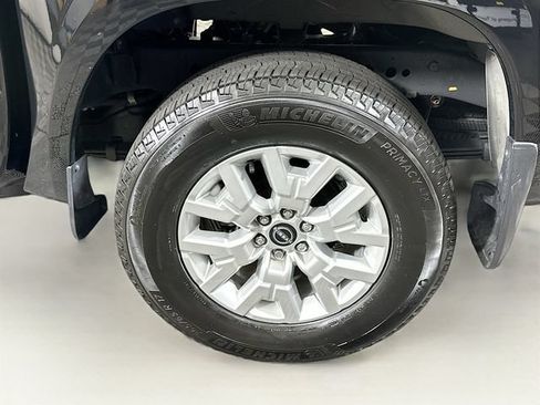Certified 2023 Nissan Frontier SV w/ SV Convenience Package AWD/4WD image 37