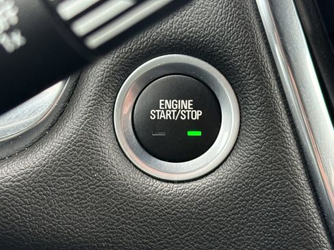 Used 2023 Chevrolet Traverse LT image 26