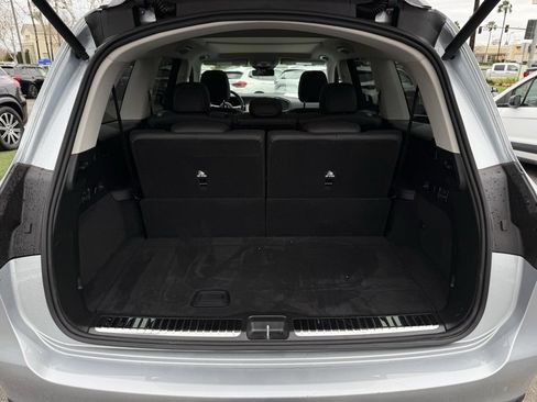 Certified 2026 Mercedes-Benz GLS 450 4MATIC image 18