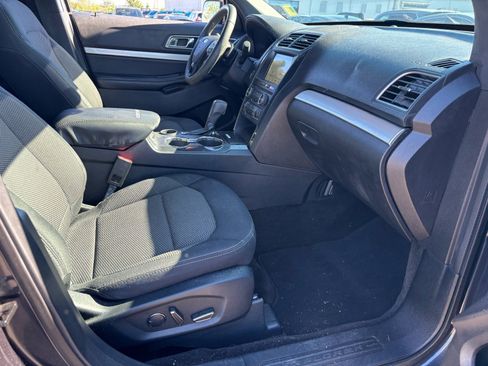 Used 2017 Ford Explorer XLT w/ Equipment Group 201A image 19