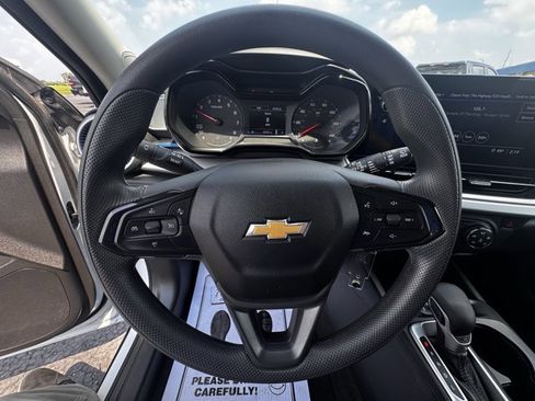 Used 2025 Chevrolet Trax LS image 14