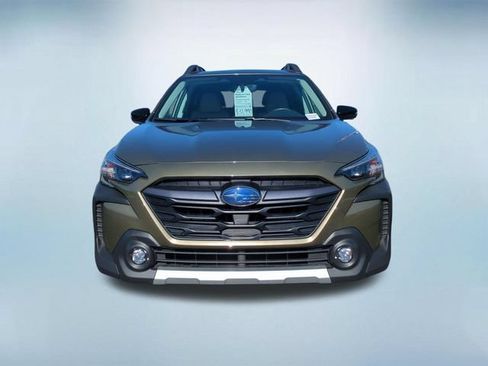 Used 2025 Subaru Outback Limited AWD/4WD image 3